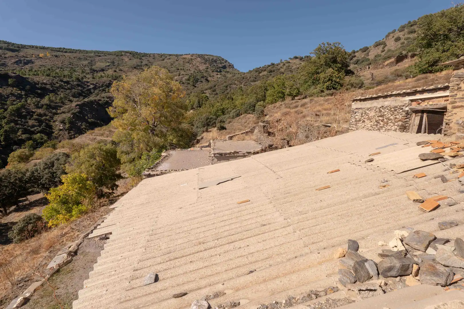 Vista exterior de Finca rústica en venda en Válor amb Jardí privat i Terrassa