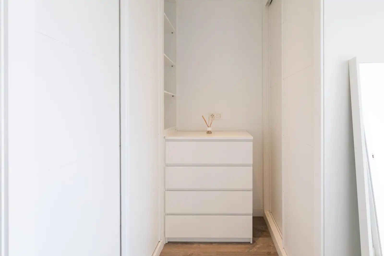 Schlafzimmer von Dachboden zur Miete in Torremolinos mit Klimaanlage, Terrasse und Möbliert