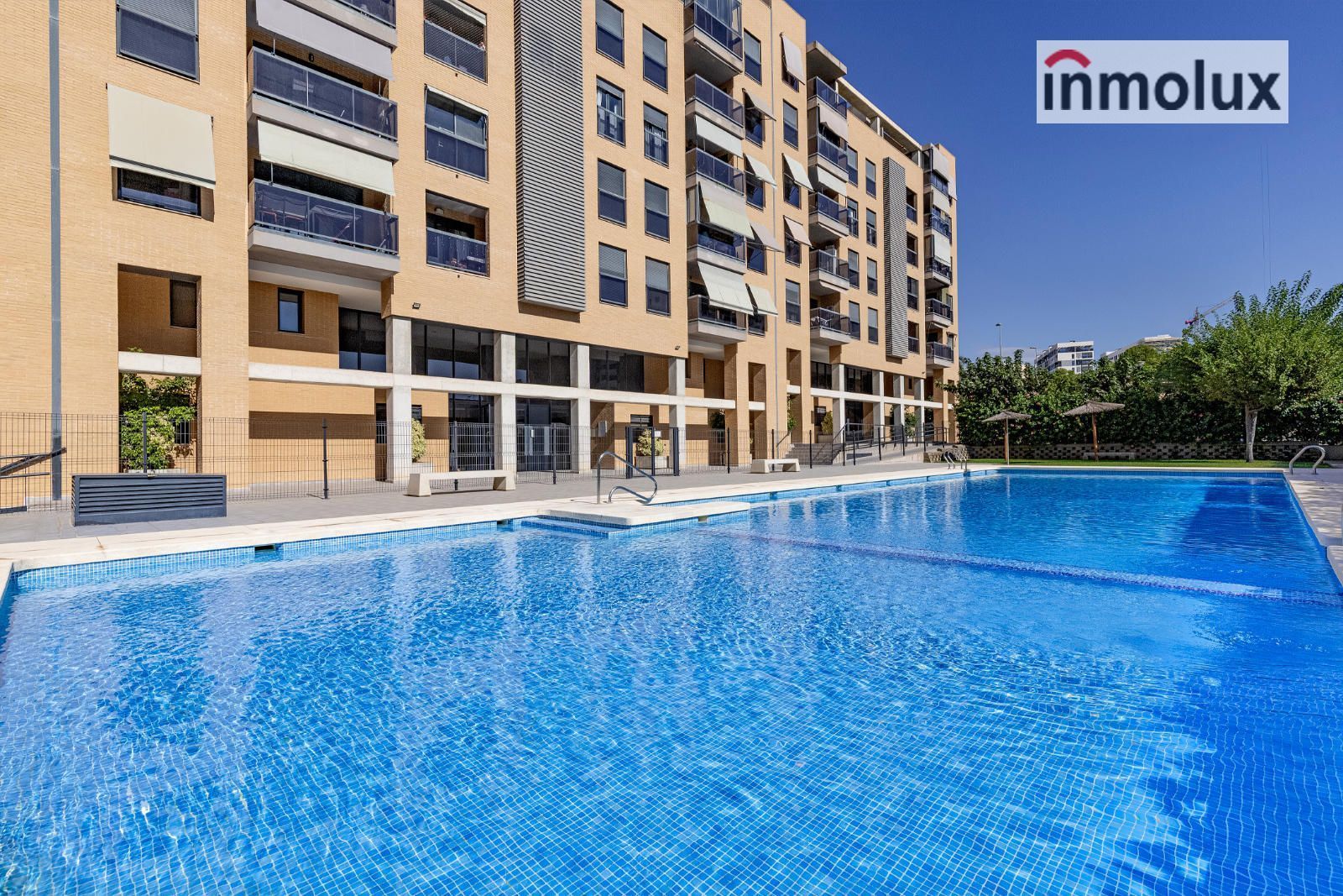 Piscina de Pis en venda en Alicante / Alacant amb Aire condicionat, Calefacció i Terrassa