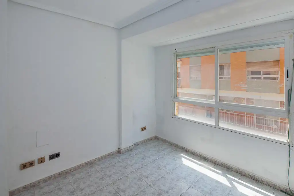 Habitación de Piso en venta en Valencia con Balcón