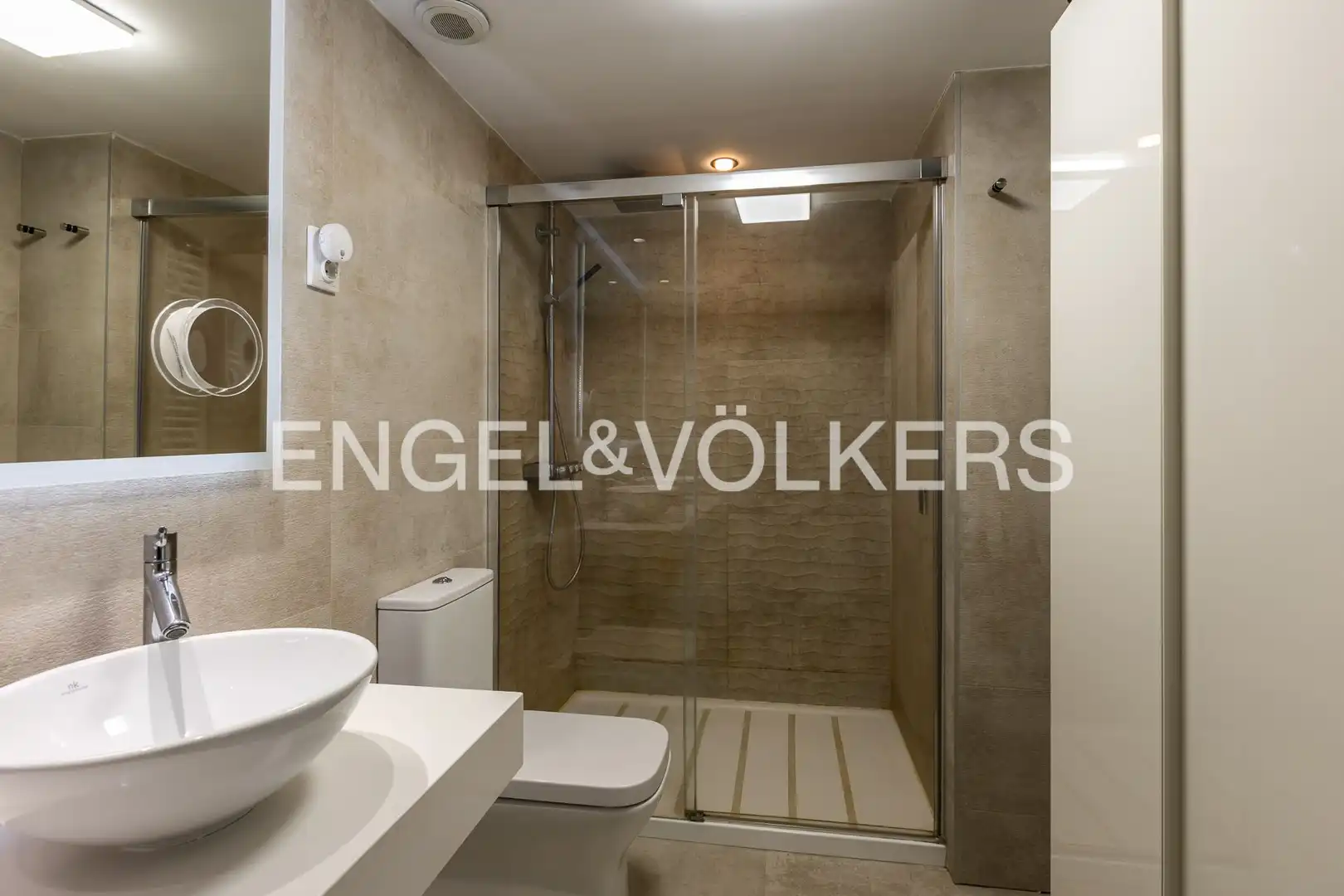 Baño de Piso en venta en Madrid con Aire acondicionado, Calefacción y Terraza