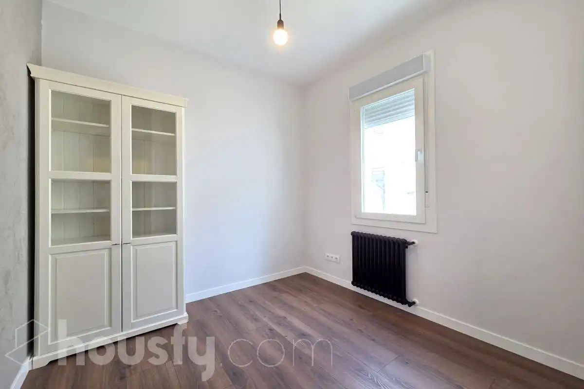 Bedroom of Flat for rent in Madrid  with Heating and Furnished