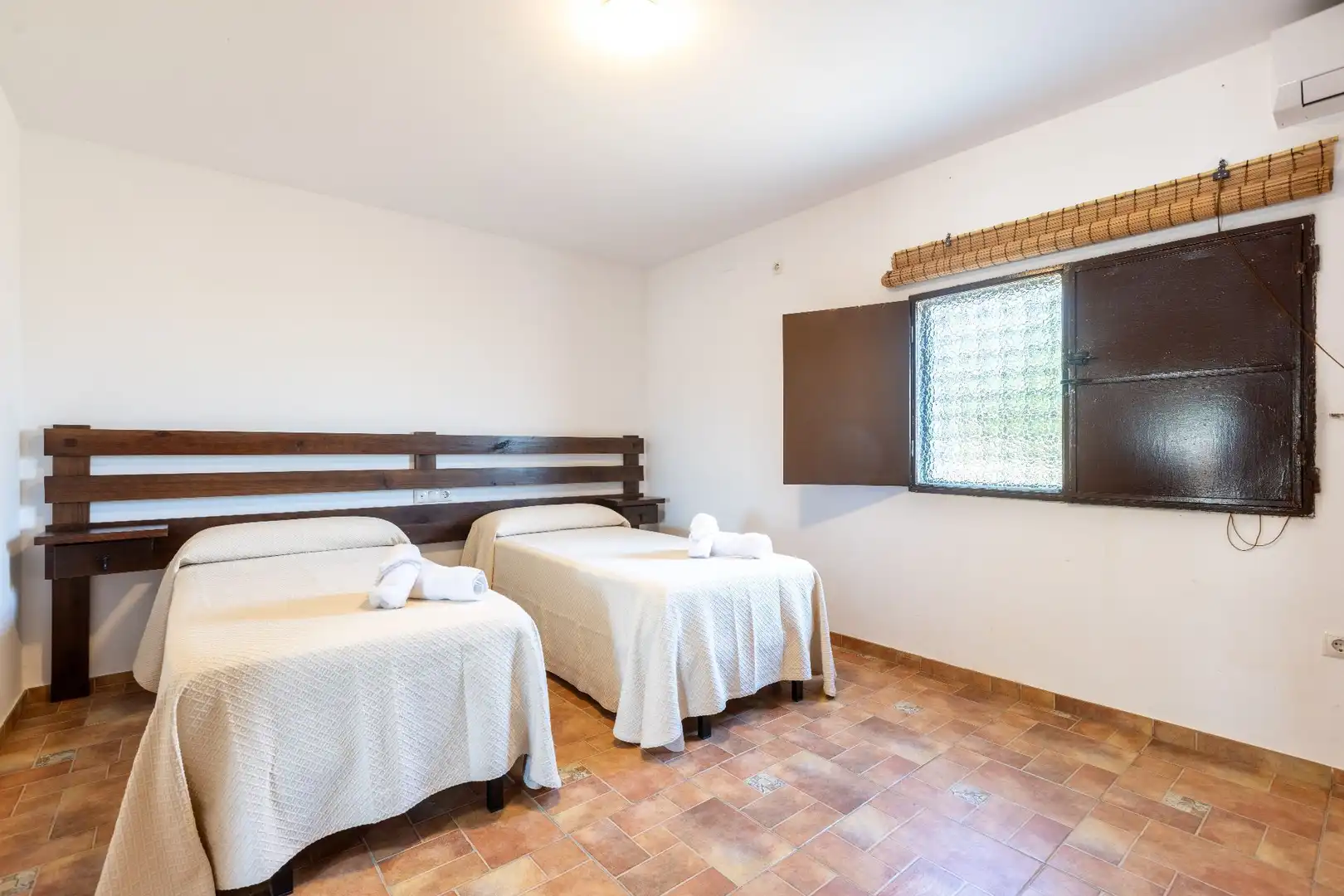 Bedroom of Country homes for sale in Gilena  with Air Conditioner, Heating and Private garden