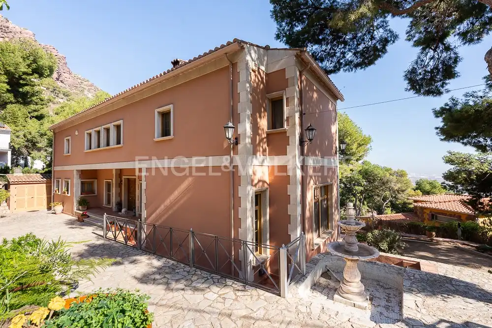 Vista exterior de Casa o chalet en venta en Sagunto / Sagunt con Calefacción, Jardín privado y Parquet