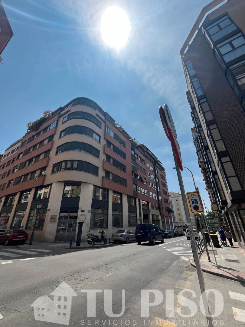 Vista exterior de Pis en venda en  Madrid Capital amb Calefacció i Terrassa