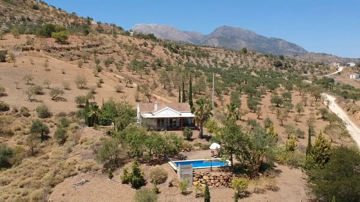 Jardí de Finca rústica en venda en Tolox amb Jardí privat, Terrassa i Piscina