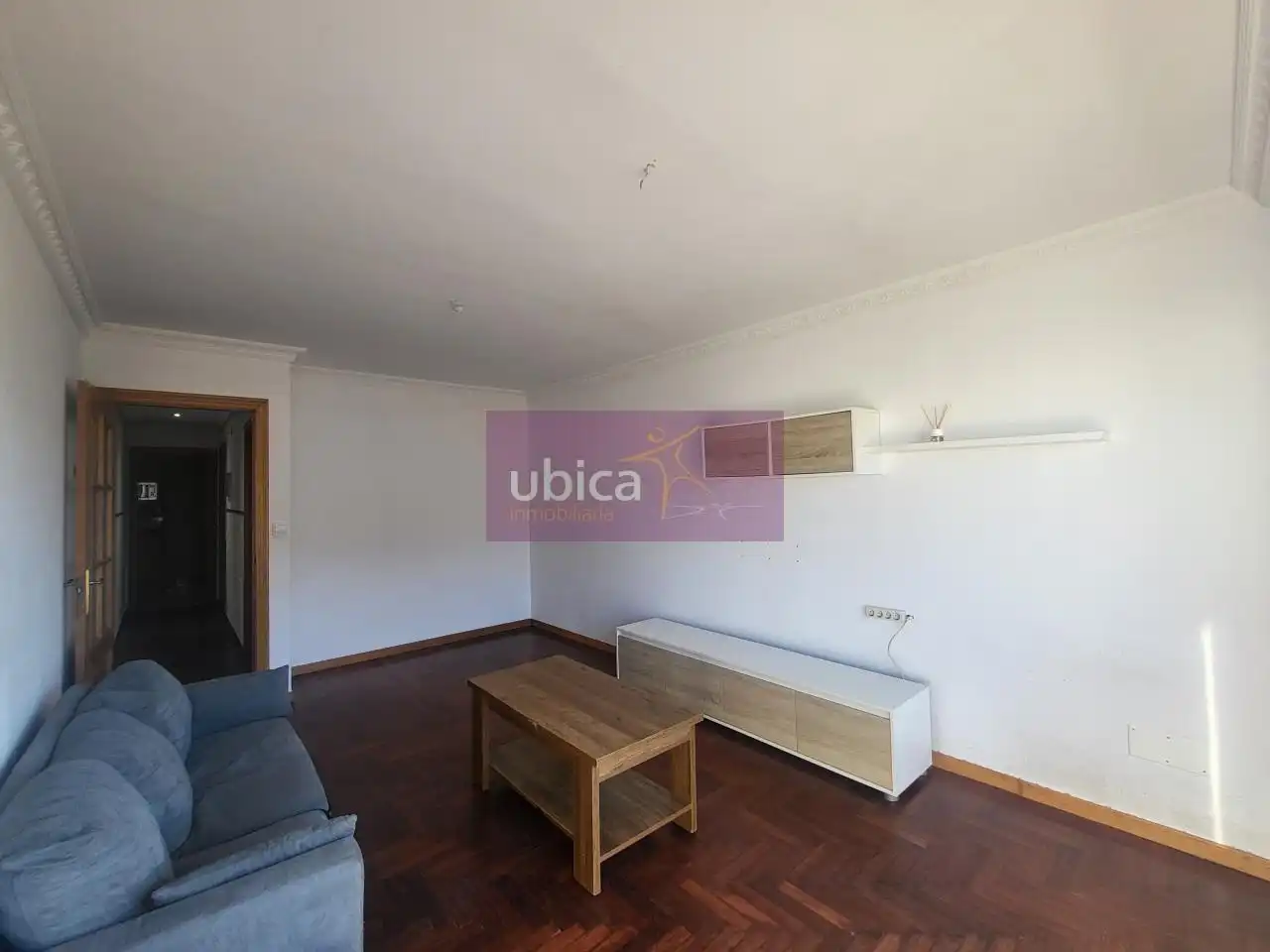Sala d'estar de Pis en venda en Ponteareas amb Calefacció, Parquet i Terrassa