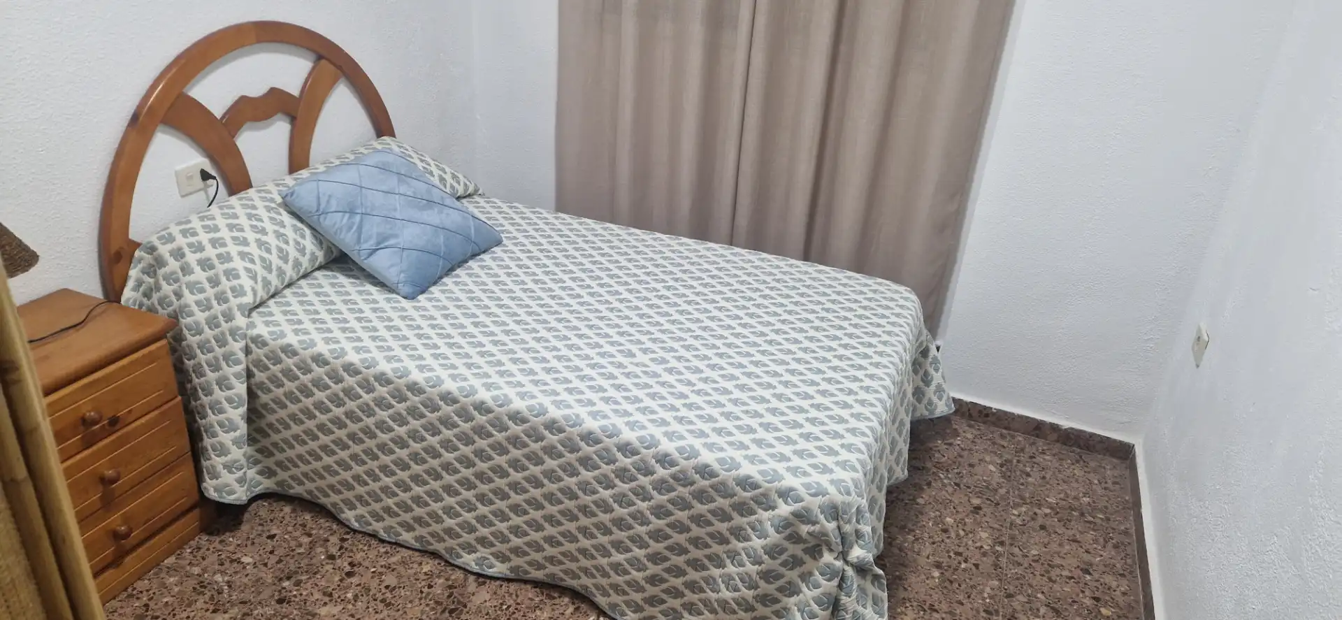 Dormitori de Pis de lloguer en Sueca amb Calefacció, Moblat i Forn