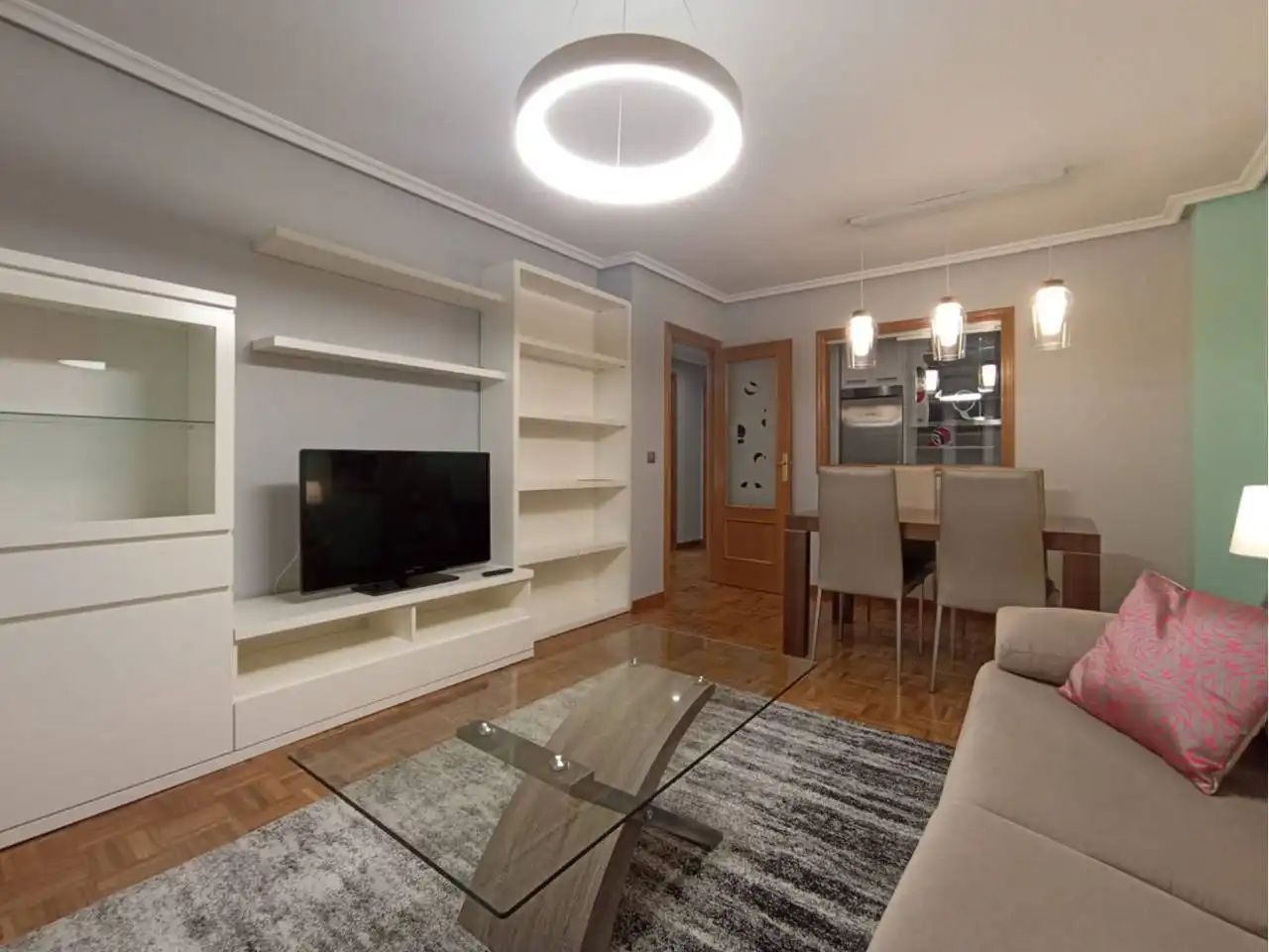 Sala de estar de Piso en venta en Burgos con Calefacción, Parquet y Amueblado
