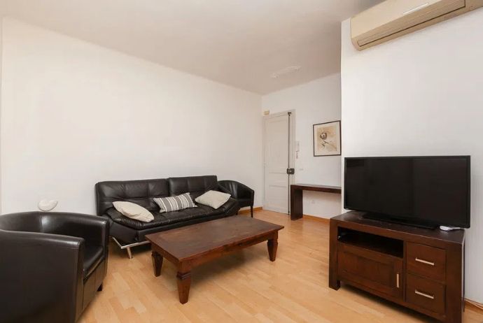 Living room of Flat for sale in  Barcelona Capital  with Air Conditioner, Heating and Parquet flooring