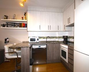 Kitchen of Flat for sale in Reus  with Air Conditioner, Furnished and Oven