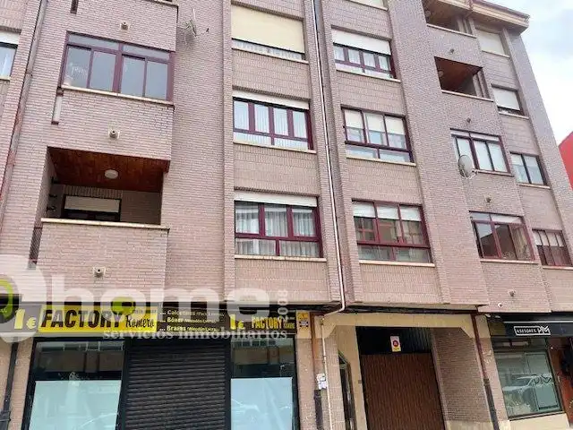 Pis amb ascensor en venda a Avenida Maragatos