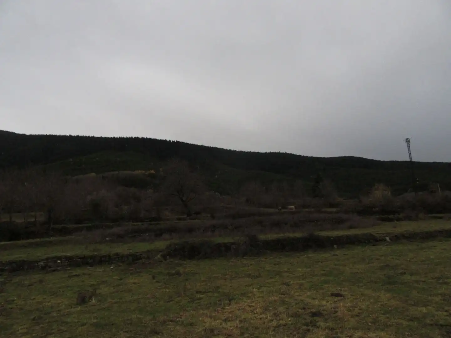 Houses for sale in Yésero  with Private garden