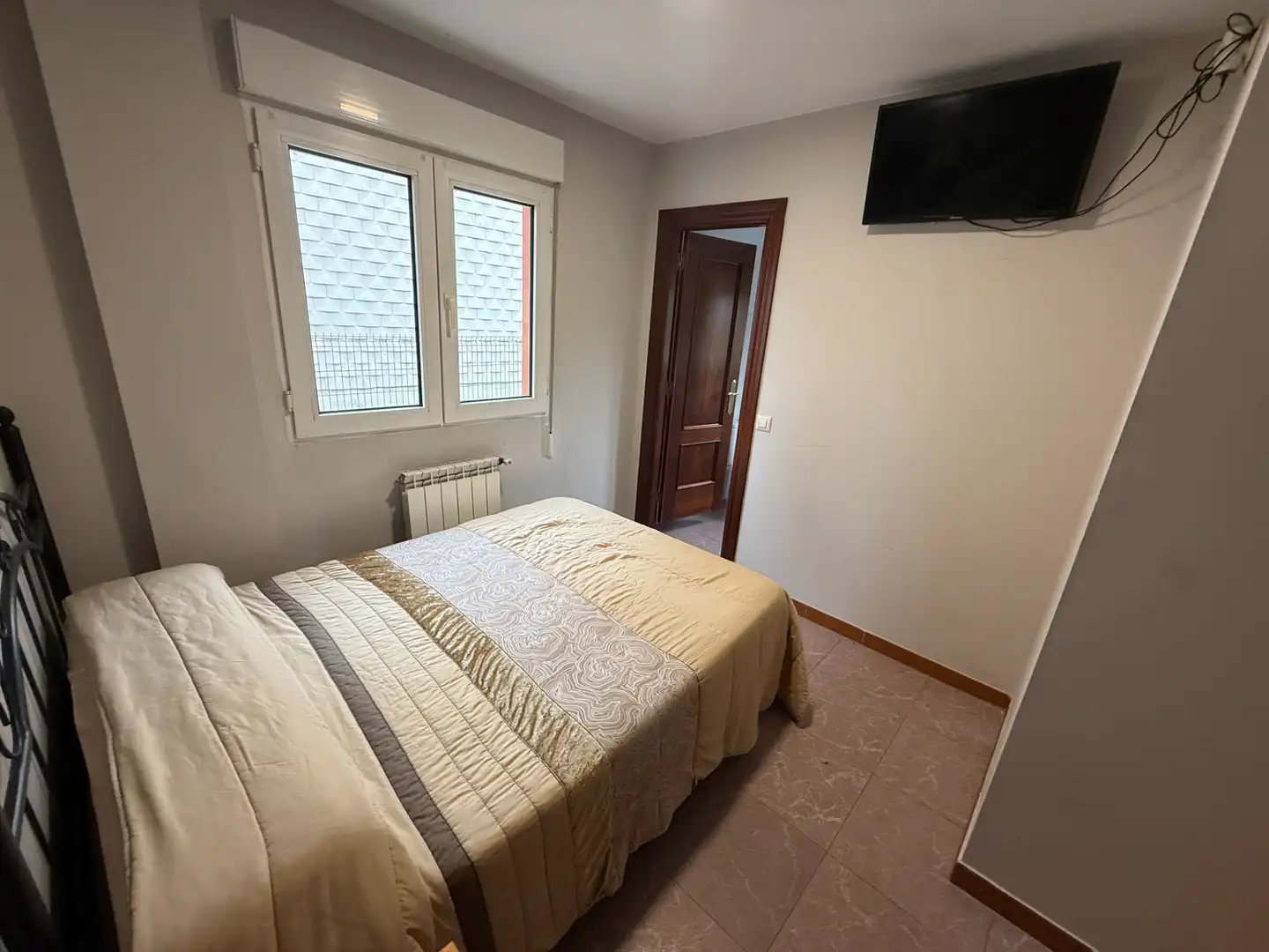 Dormitori de Edifici en venda en Siero amb Alarma