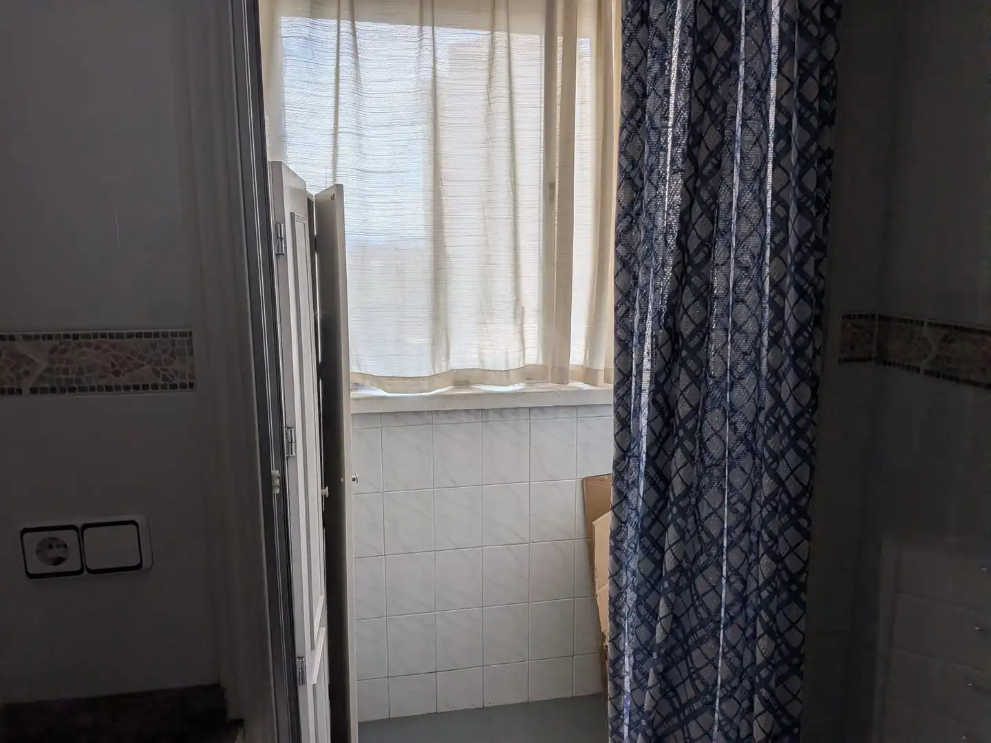 Bathroom of Flat for sale in Madrid  with Air Conditioner, Heating and Terrace