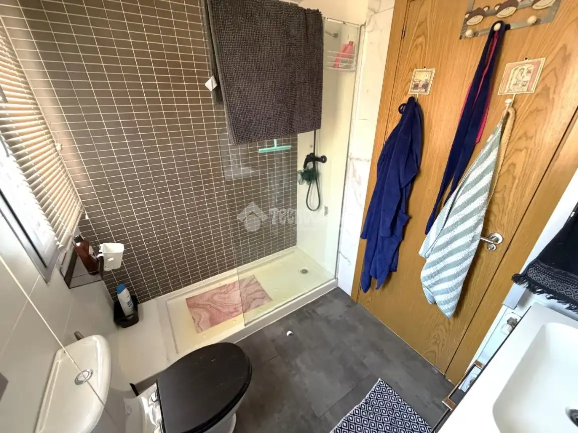 Badezimmer von Wohnung zum Verkauf in Villalbilla mit Privatgarten und Schwimmbad