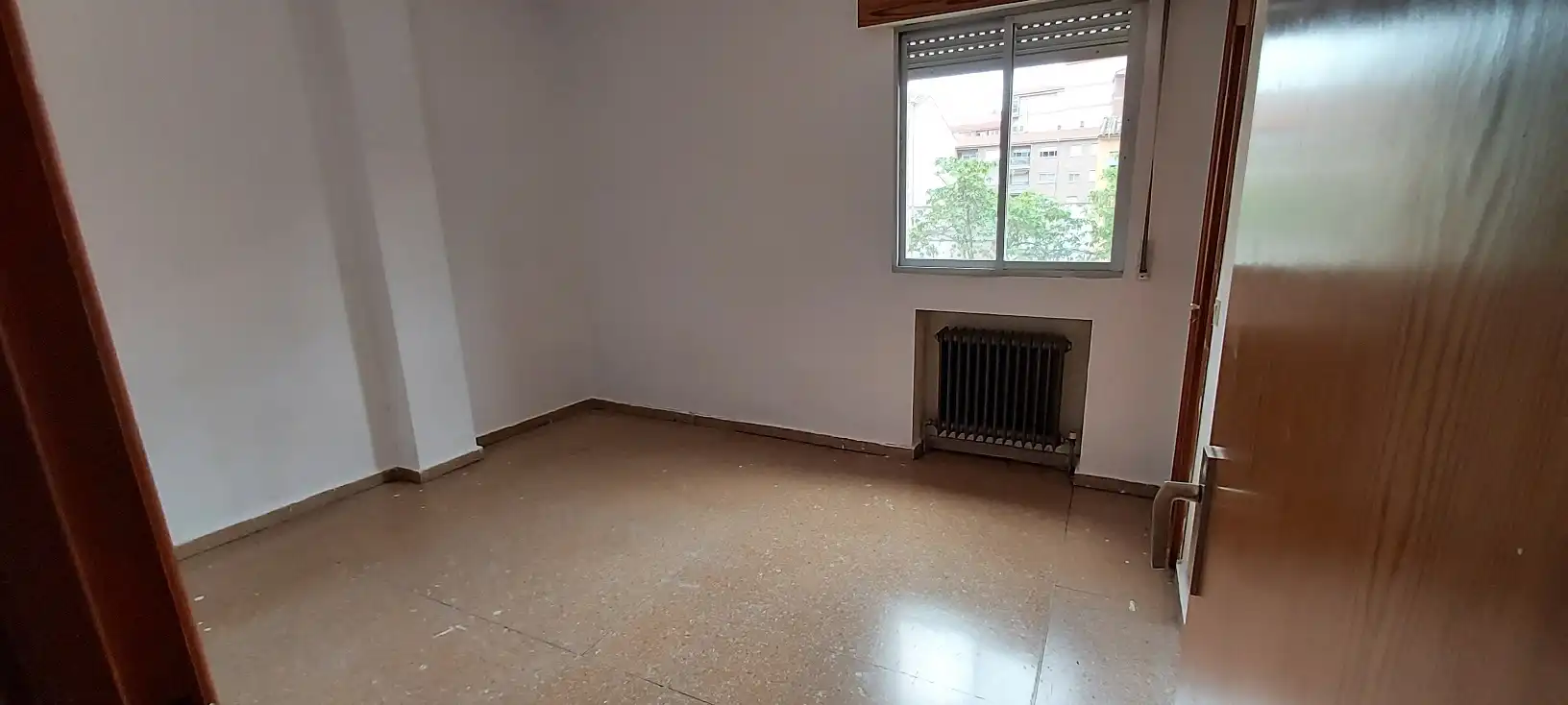 Dormitori de Pis en venda en Zamora Capital  amb Calefacció, Terrassa i Balcó