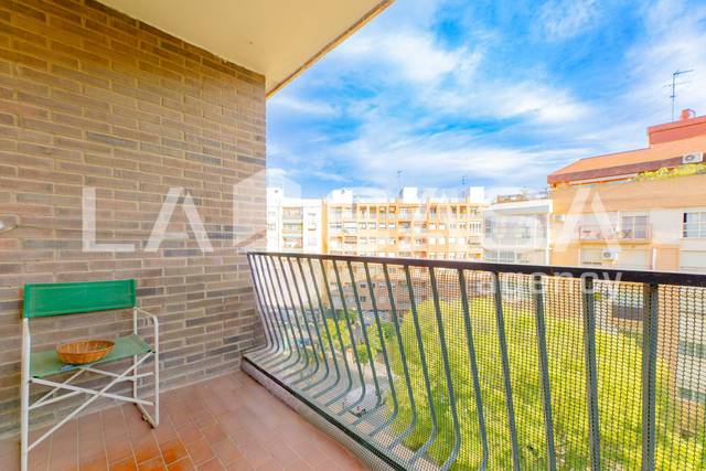 Piso en Venta en Carrer de Just Ramírez en Tormos