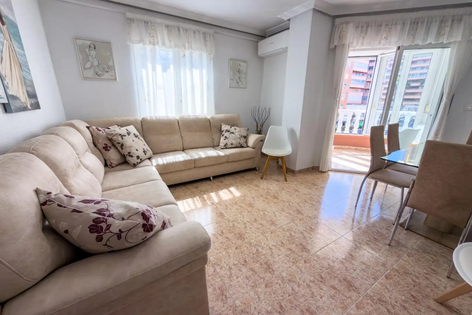 Flat with terrace for sale in GUARDAMAR