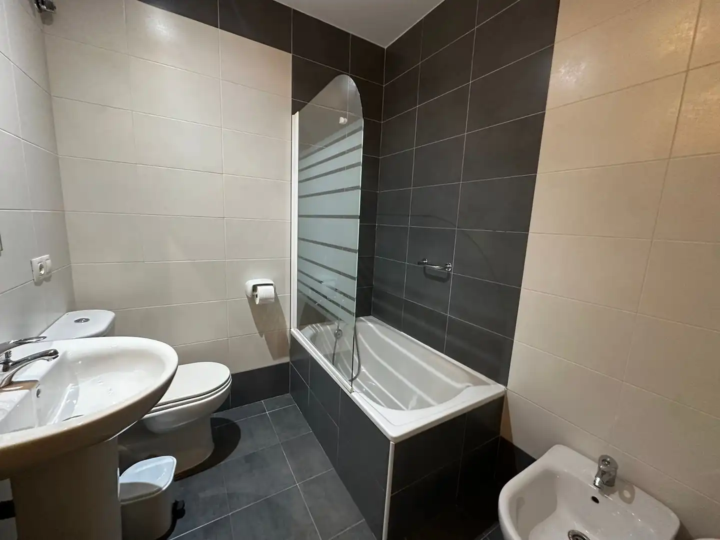 Bathroom of Flat for sale in Siero