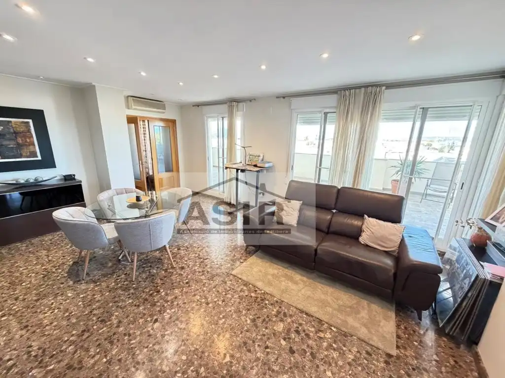 Sala de estar de Ático en venta en L'Alcúdia con Aire acondicionado
