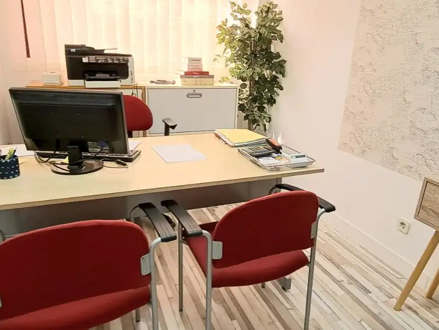 Oficina de alquiler en Majadahonda con Aire acondicionado, Calefacción y Amueblado