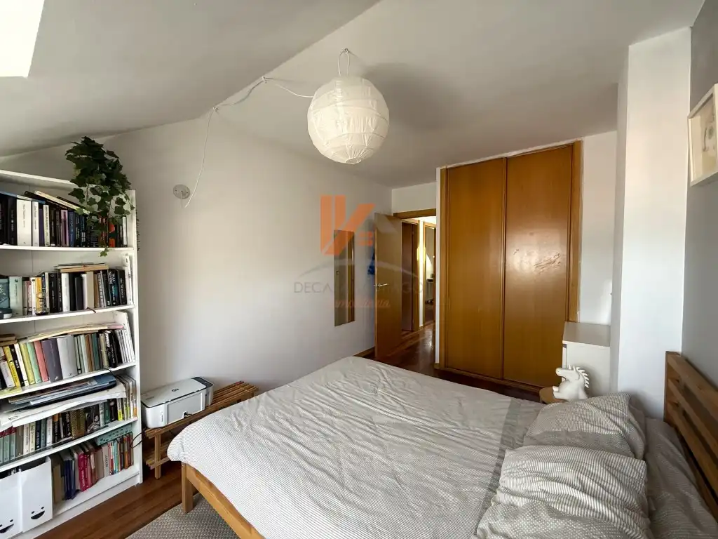 Schlafzimmer von Maisonette zum Verkauf in Ames mit Möbliert