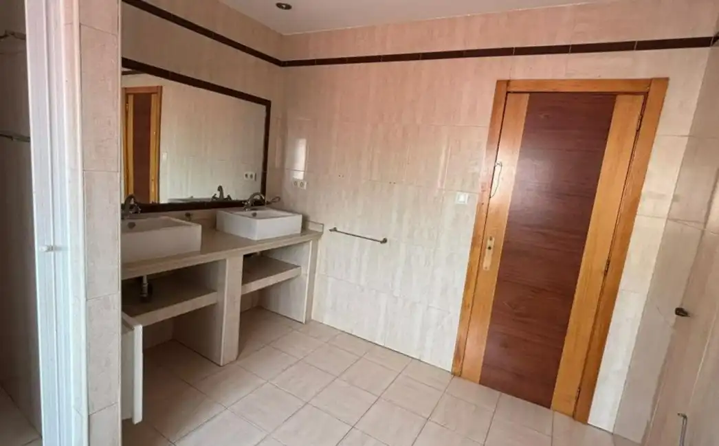 Baño de Casa adosada en venta en Algeciras con Terraza