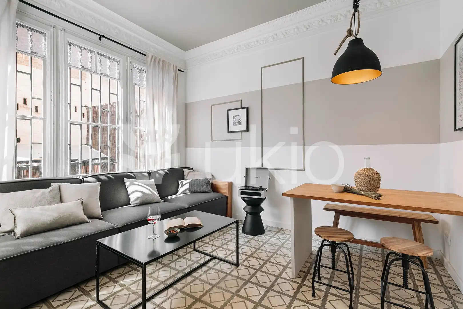 Apartamento con ascensor en alquiler en Carrer de Viladomat, imagen 2