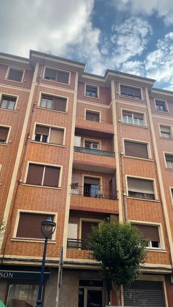 Vista exterior de Pis en venda en Portugalete amb Calefacció, Parquet i Moblat