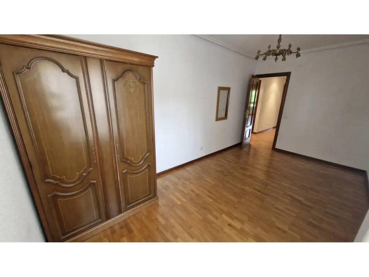Dormitori de Pis en venda en  Logroño amb Calefacció, Parquet i Terrassa