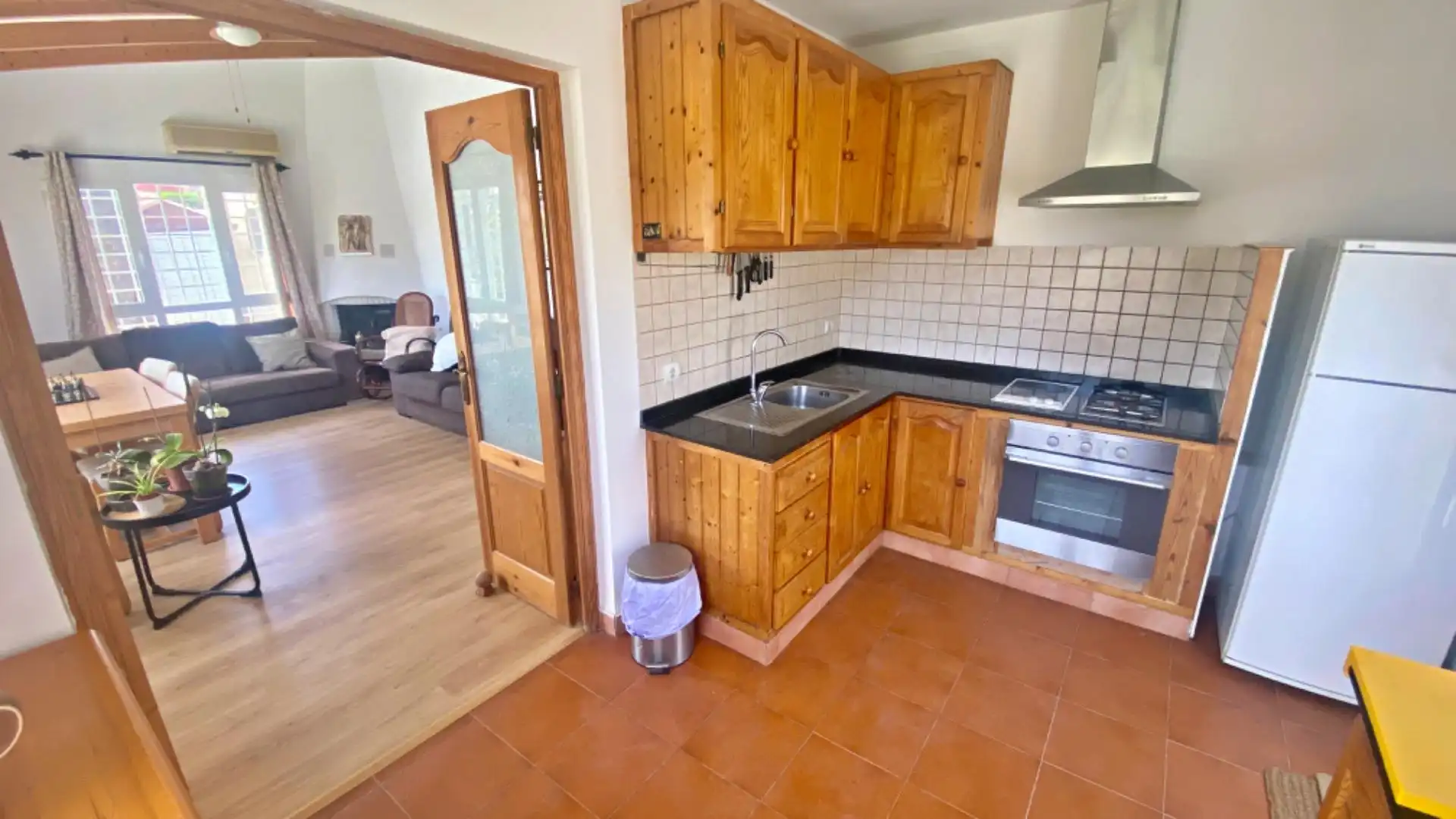 Cuina de Casa o xalet en venda en El Campello amb Aire condicionat, Calefacció i Jardí privat