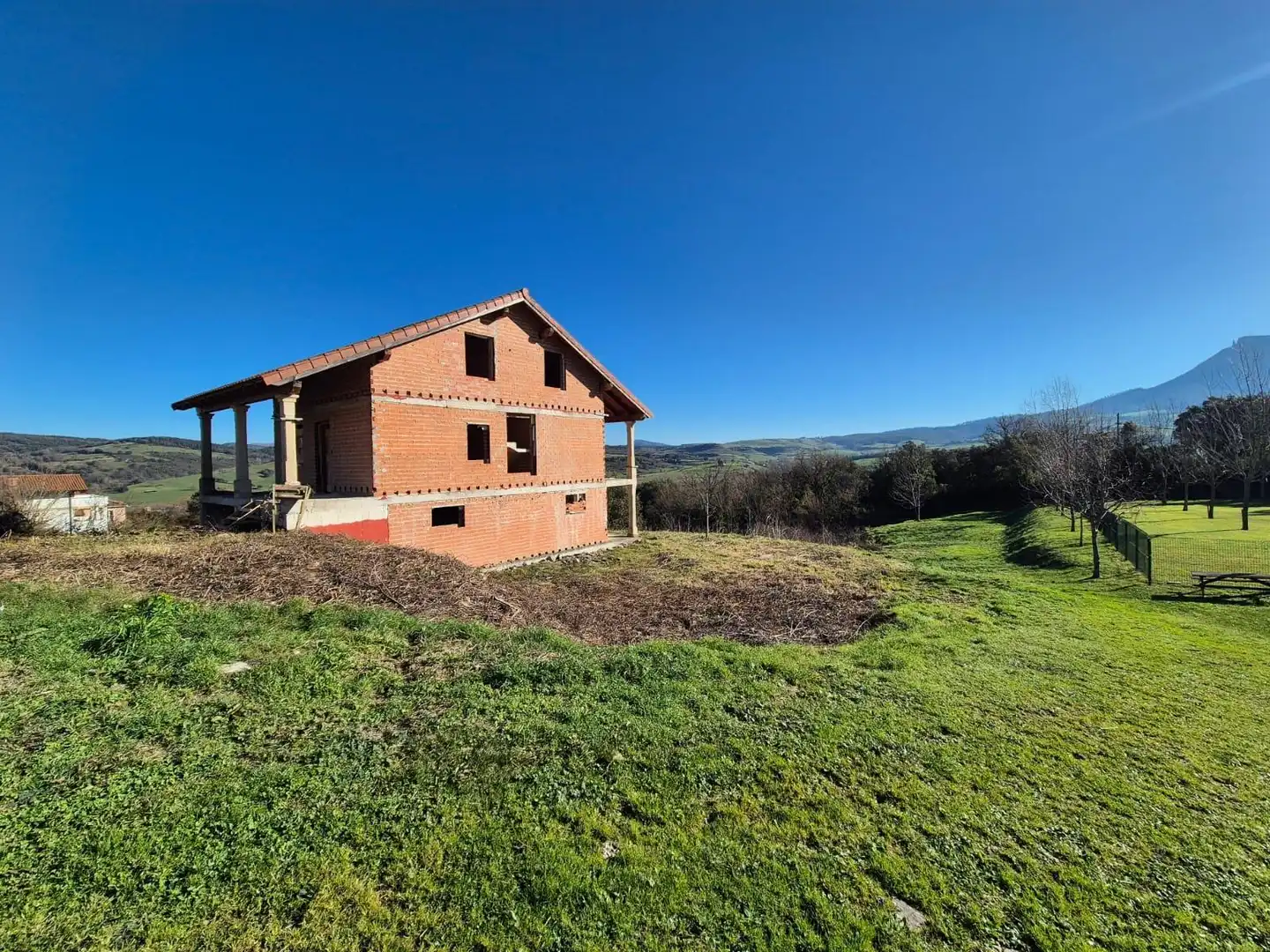 Chalet con terraza en venta en Valle de Mena, imagen 3