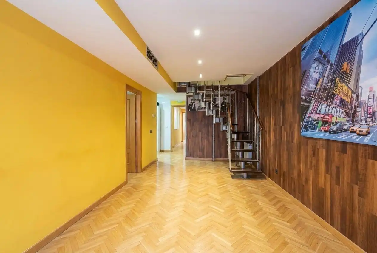Maisonette zum Verkauf in Madrid mit Klimaanlage, Heizung und Terrasse