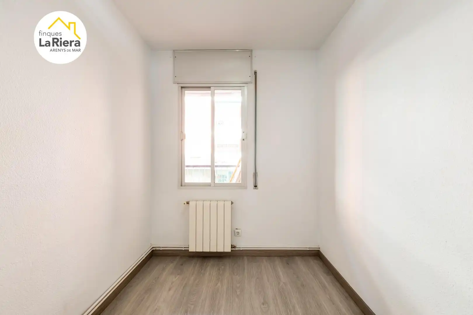 Habitación de Piso en venta en Arenys de Mar con Calefacción, Parquet y Balcón