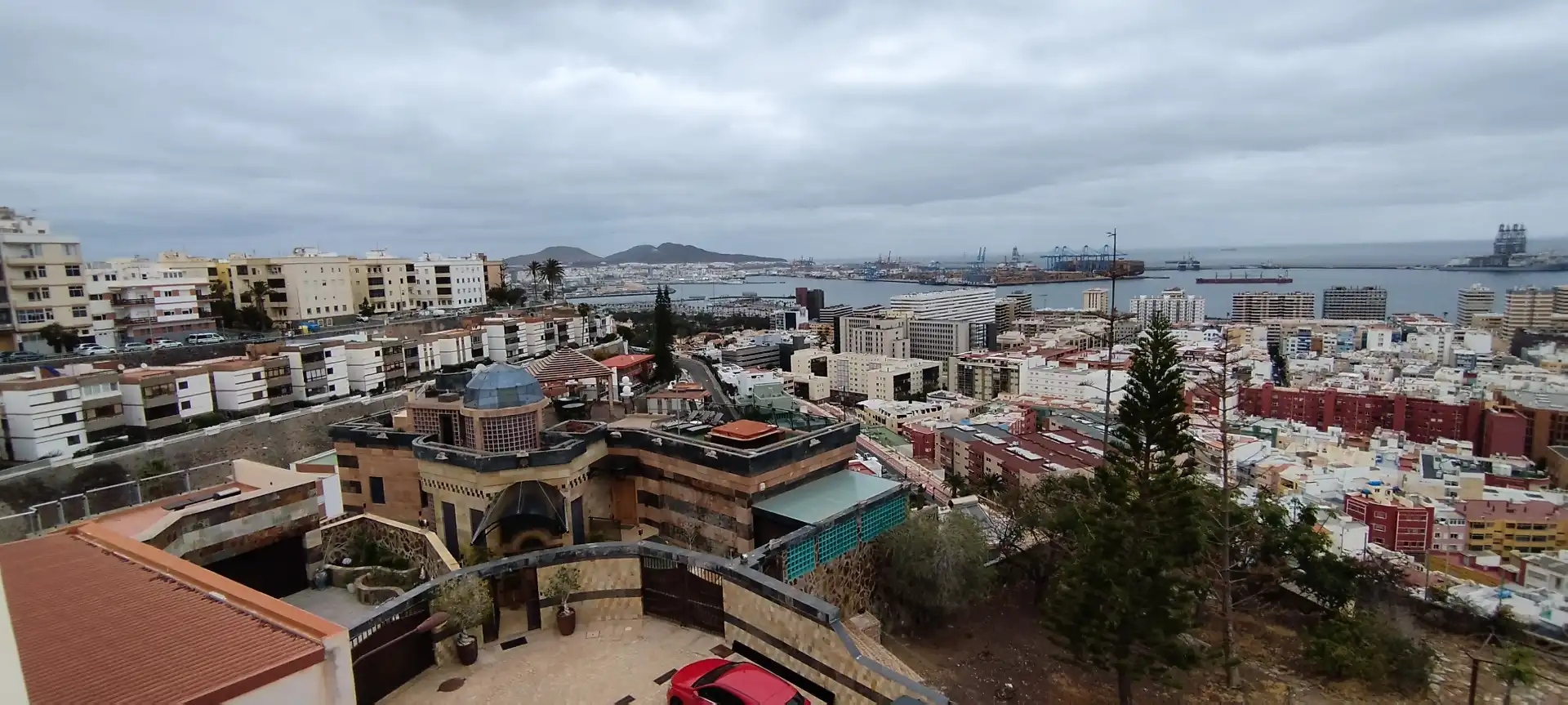 Außenansicht von Büro zur Miete in Las Palmas de Gran Canaria mit Klimaanlage, Terrasse und Balkon