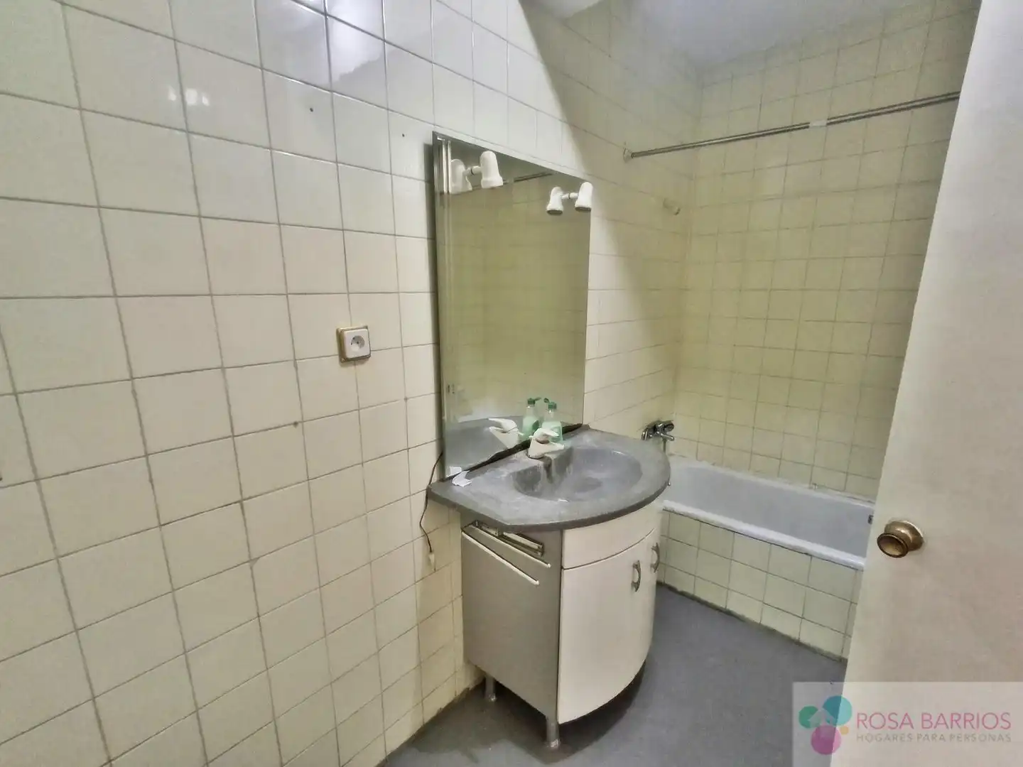 Bathroom of Flat for sale in Marbella  with Terrace