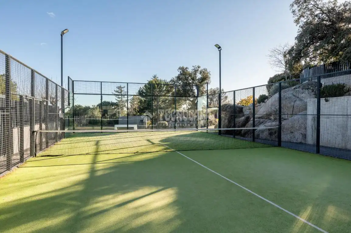 Jardín de Piso en venta en Torrelodones con Aire acondicionado, Jardín privado y Piscina comunitaria