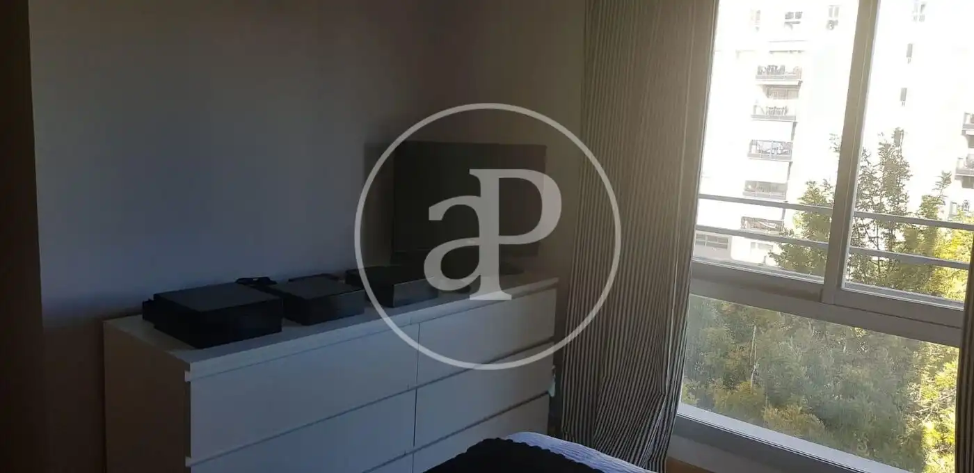 Dormitori de Pis de lloguer en Valencia amb Aire condicionat, Calefacció i Jardí privat