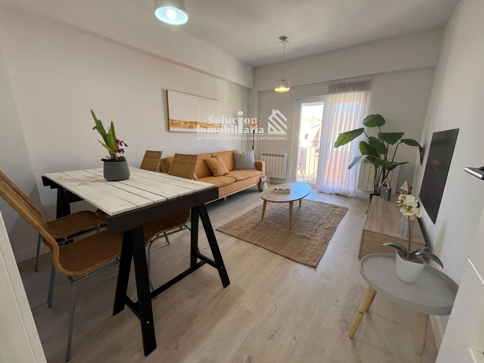 Sala de estar de Piso en venta en Salamanca Capital con Calefacción y Amueblado
