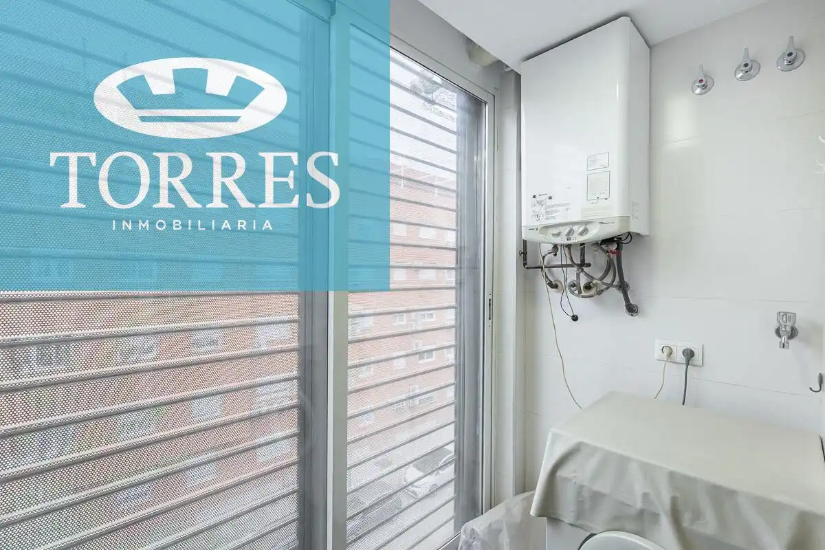 Exterior view of Flat for rent in Granada  with Air Conditioner and Heating