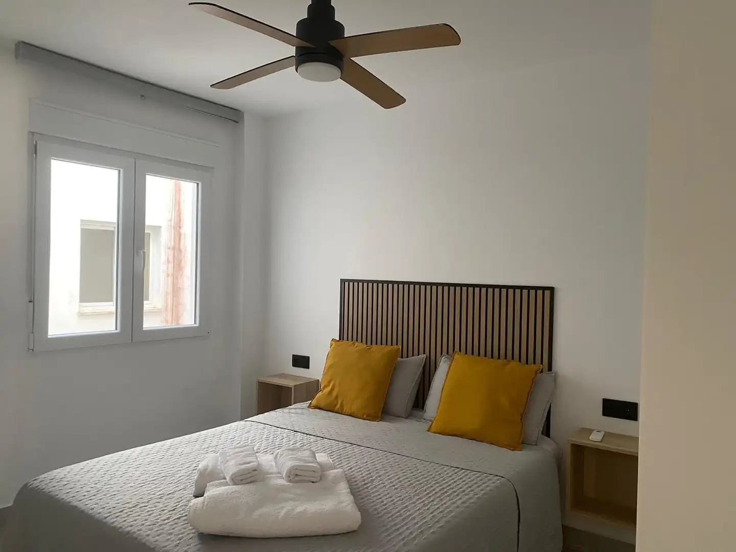 Bedroom of Flat for sale in Torrevieja  with Air Conditioner, Heating and Balcony