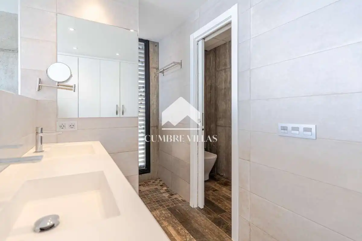 Bathroom of Houses for sale in Salobreña  with Private garden, Terrace and Storage room