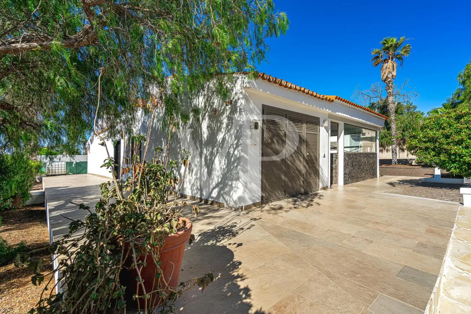 Vista exterior de Casa o xalet en venda en San Miguel de Abona amb Jardí privat, Terrassa i Moblat