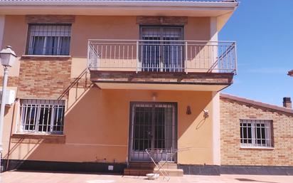 Exterior view of House or chalet for sale in El Casar  with Air Conditioner, Swimming Pool and Balcony