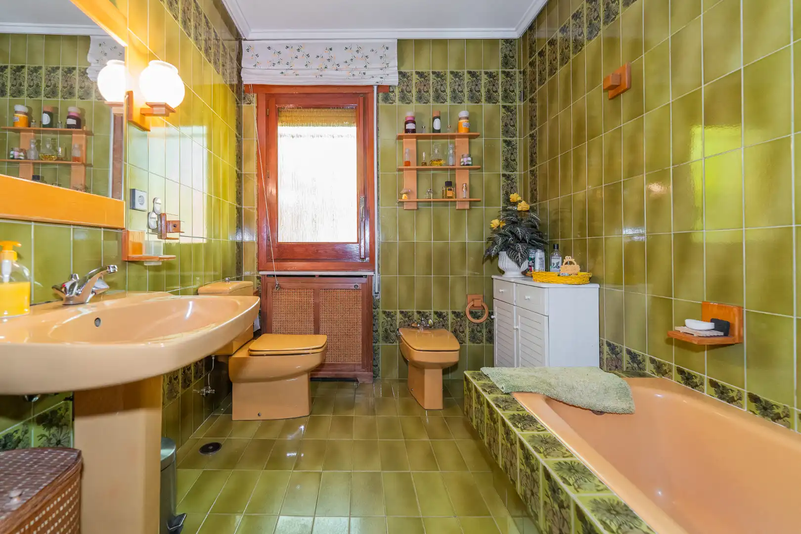 Bathroom of Houses for sale in El Molar (Madrid)  with Air Conditioner, Heating and Private garden