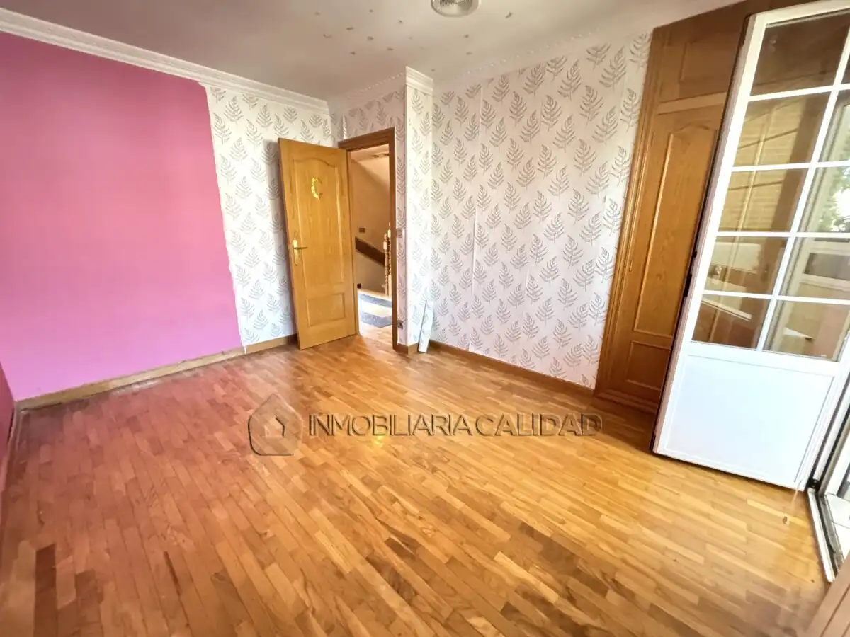 Houses for sale in Burgos  with Heating