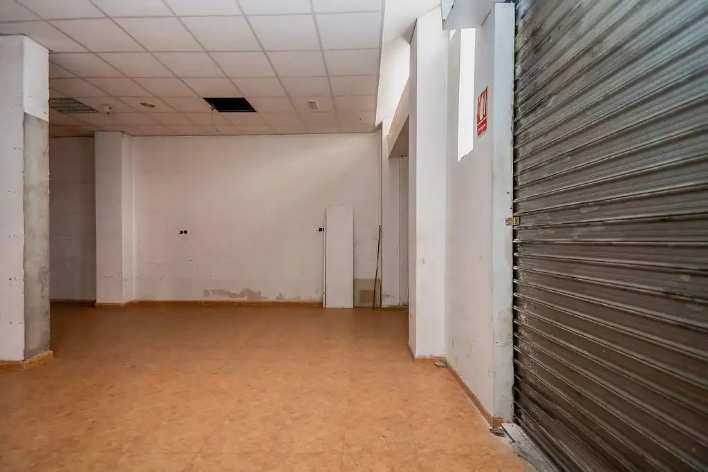 Commercial properties for sale in Calle Gallego, Puente Tocinos