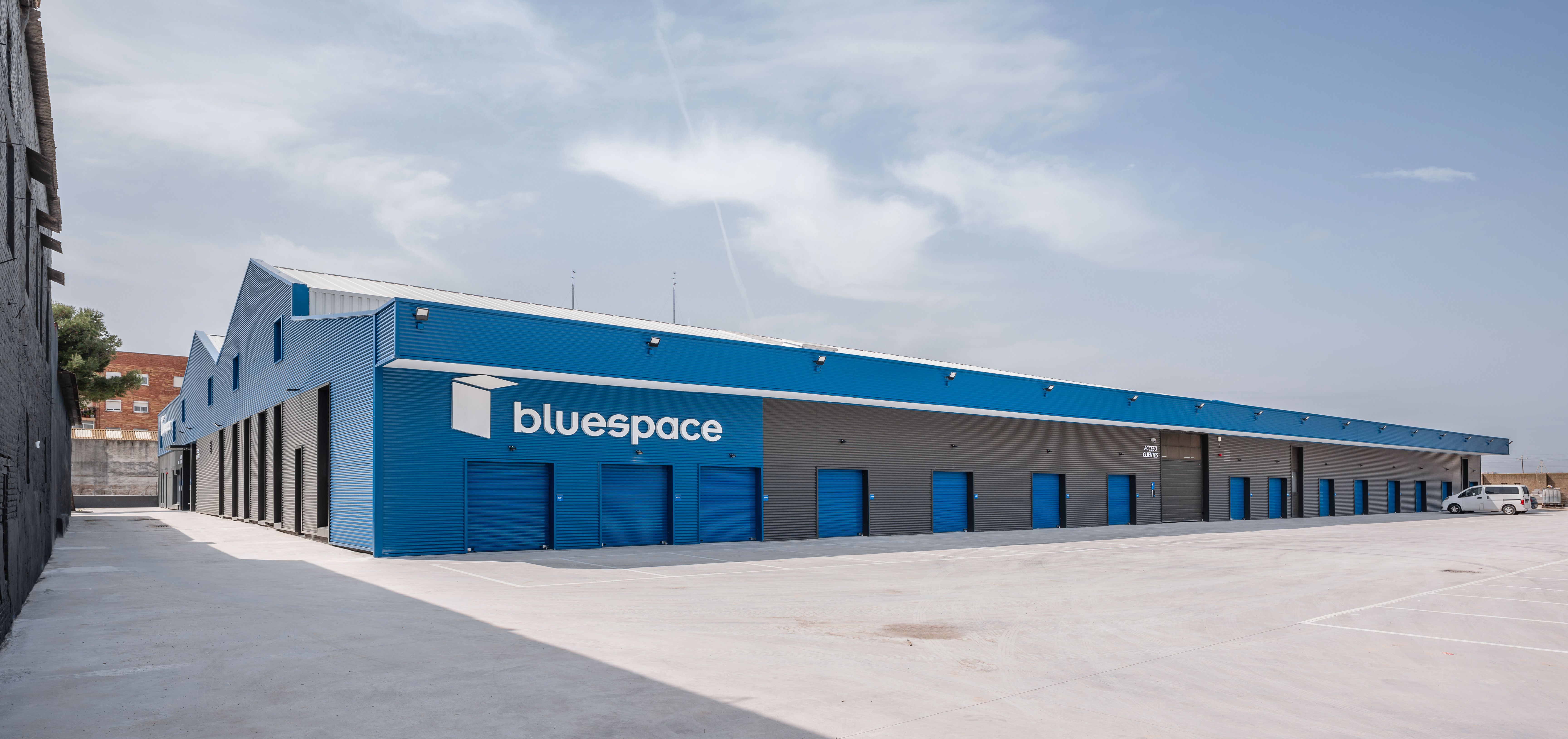 Exterior view of Box room to rent in  Valencia Capital  with Alarm