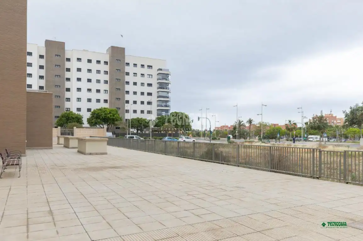 Außenansicht von Wohnung zum Verkauf in Almería mit Klimaanlage